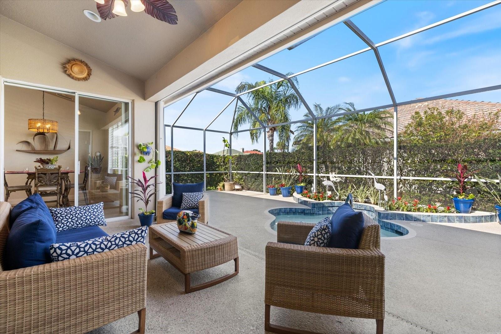 PELICAN POINTE GOLF A& CNTRY C - Residential