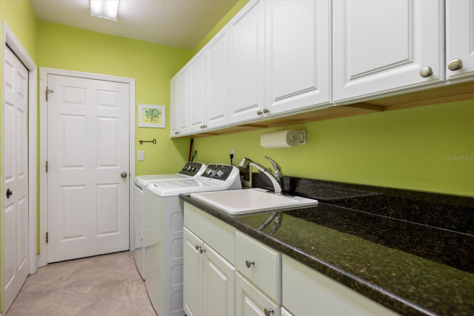 PELICAN POINTE GOLF A& CNTRY C - Residential