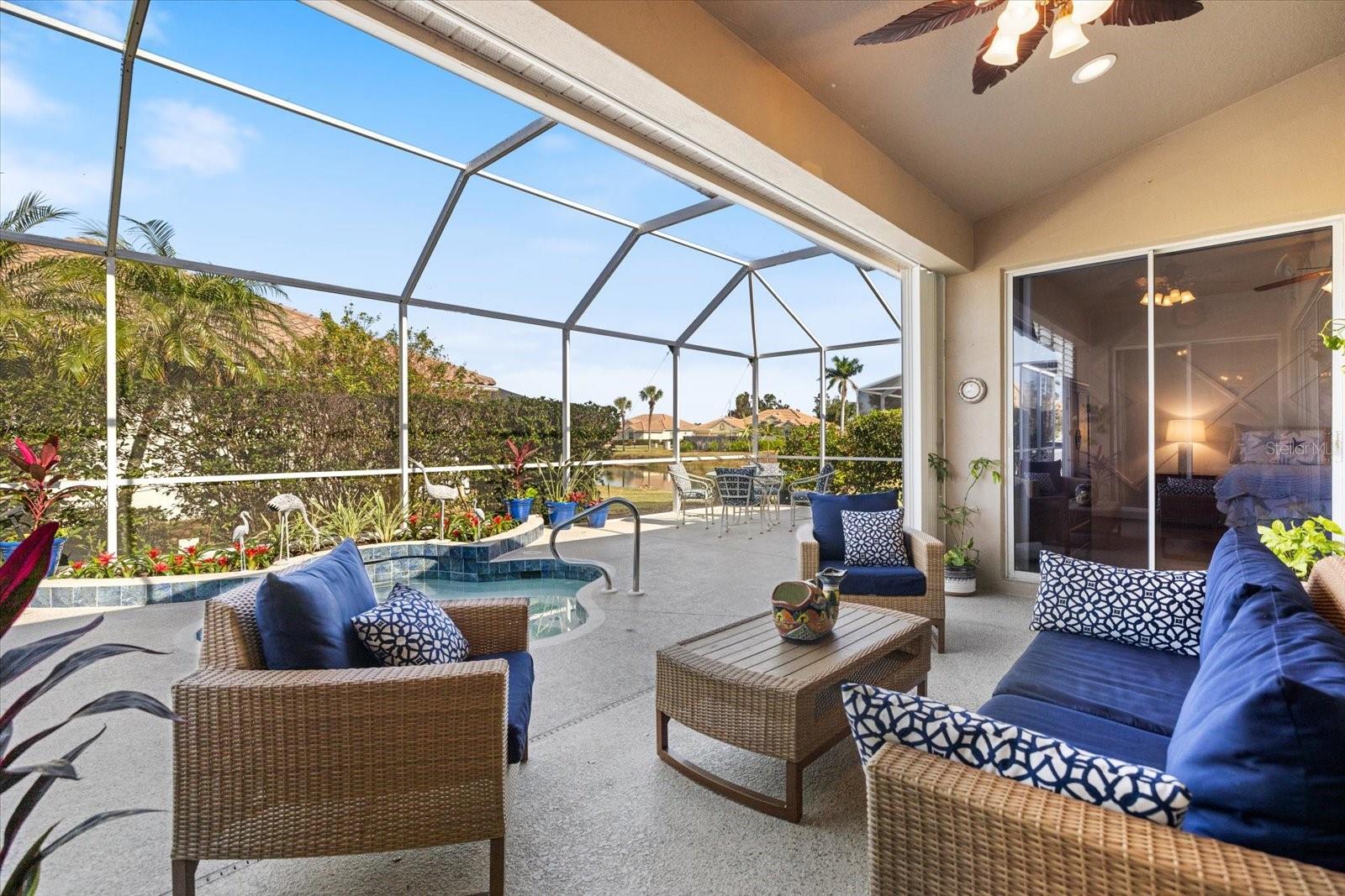 PELICAN POINTE GOLF A& CNTRY C - Residential