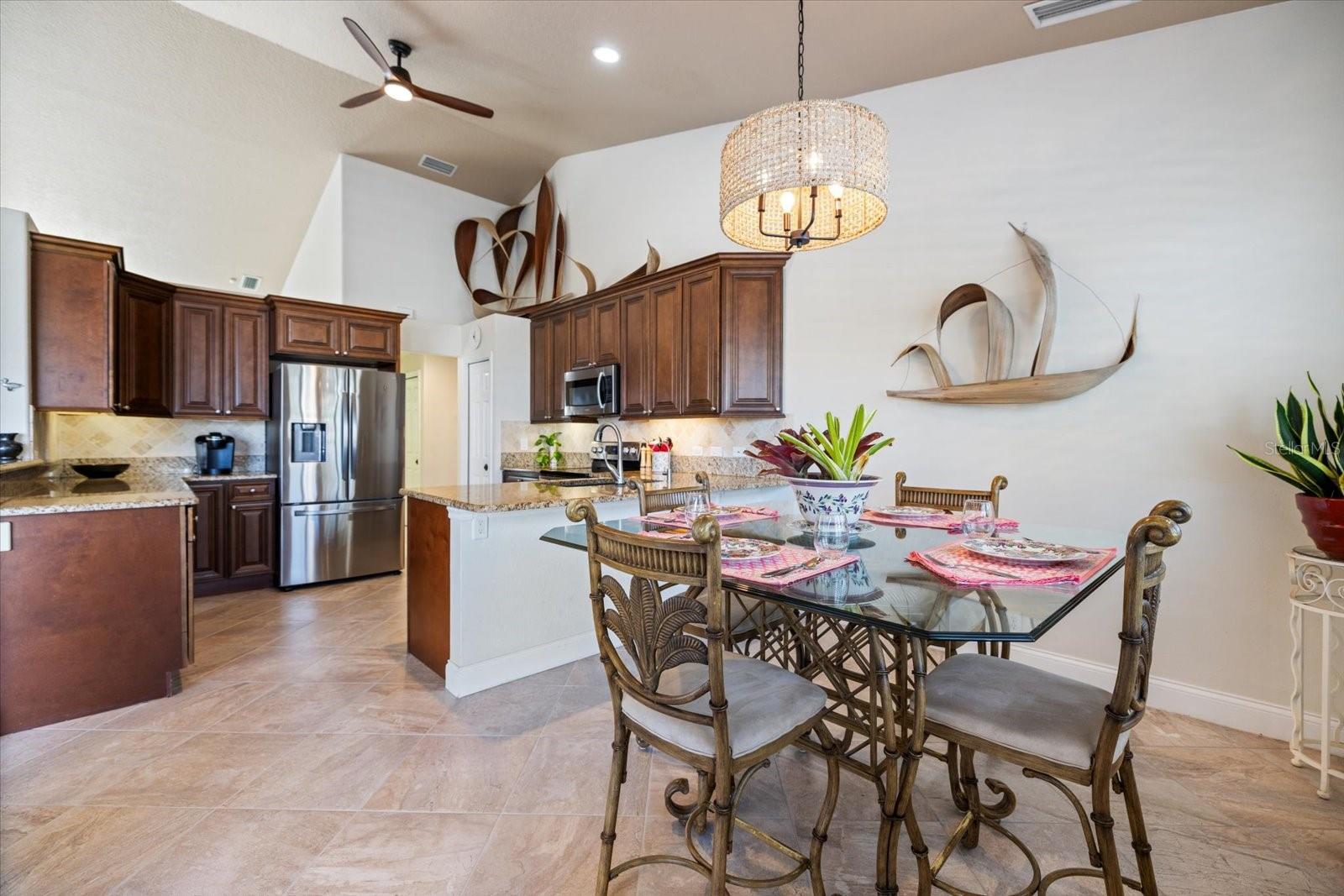 PELICAN POINTE GOLF A& CNTRY C - Residential