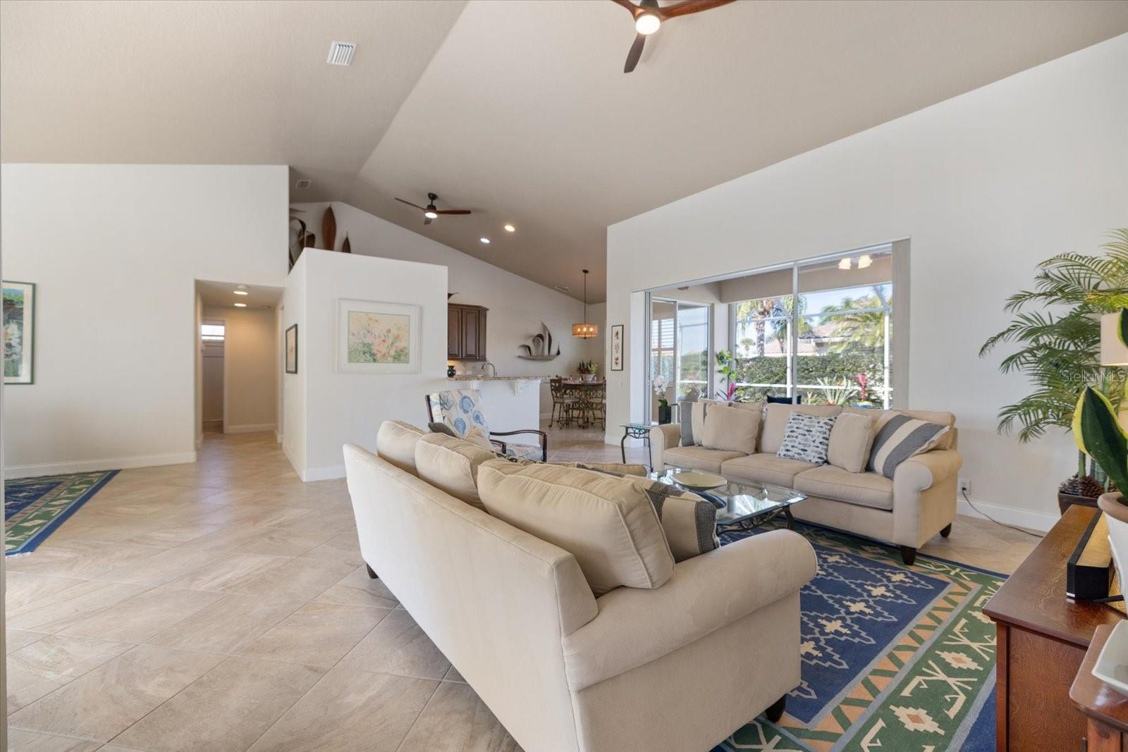 PELICAN POINTE GOLF A& CNTRY C - Residential