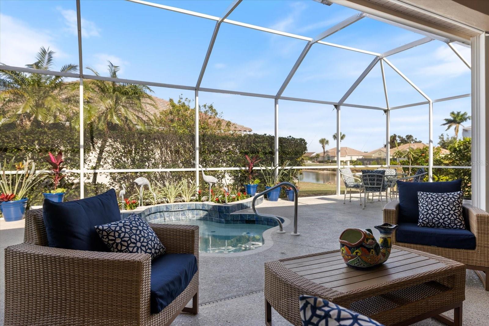 PELICAN POINTE GOLF A& CNTRY C - Residential