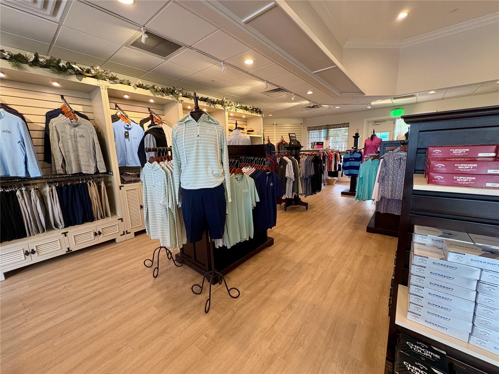 PELICAN POINTE GOLF A& CNTRY C - Residential