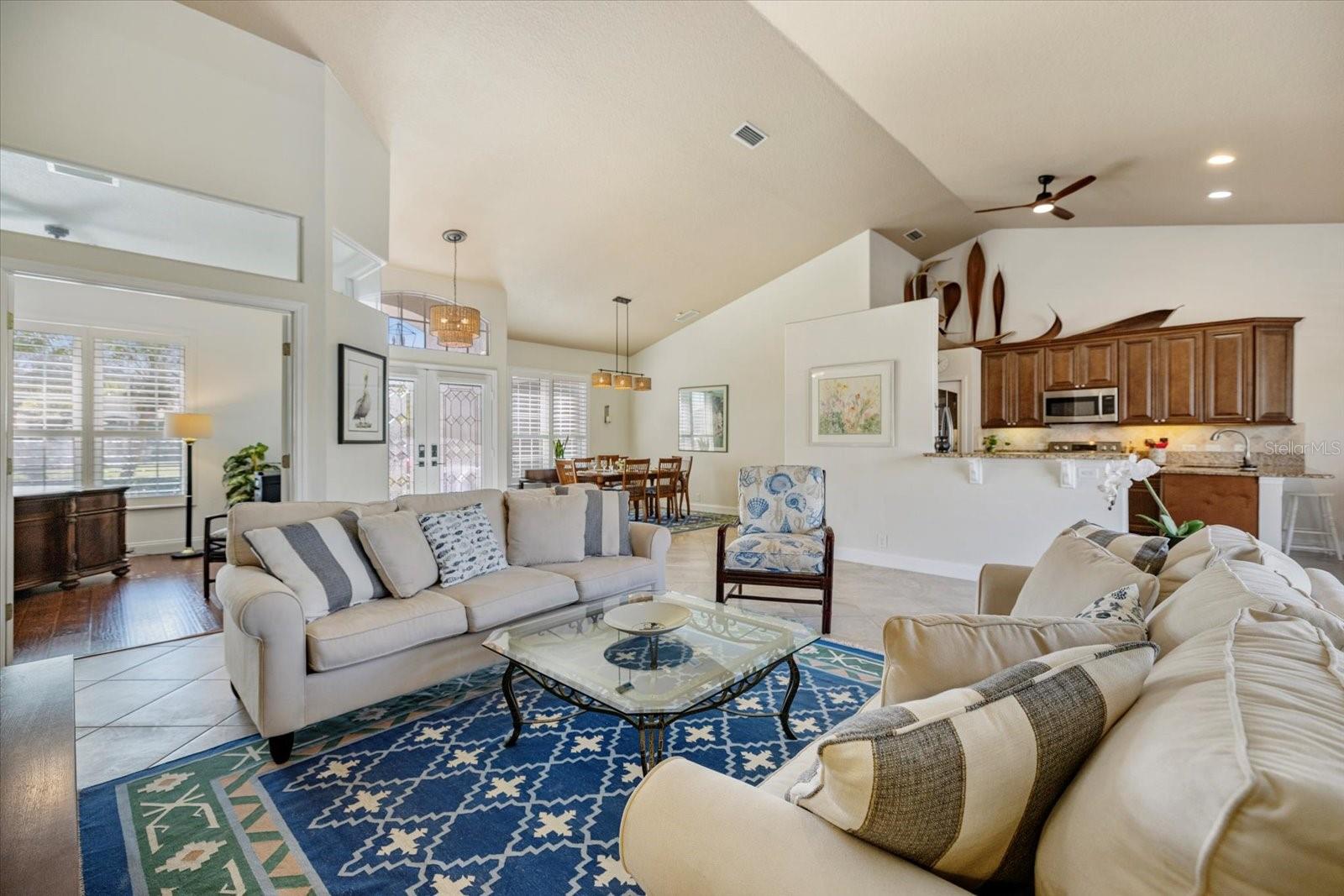 PELICAN POINTE GOLF A& CNTRY C - Residential