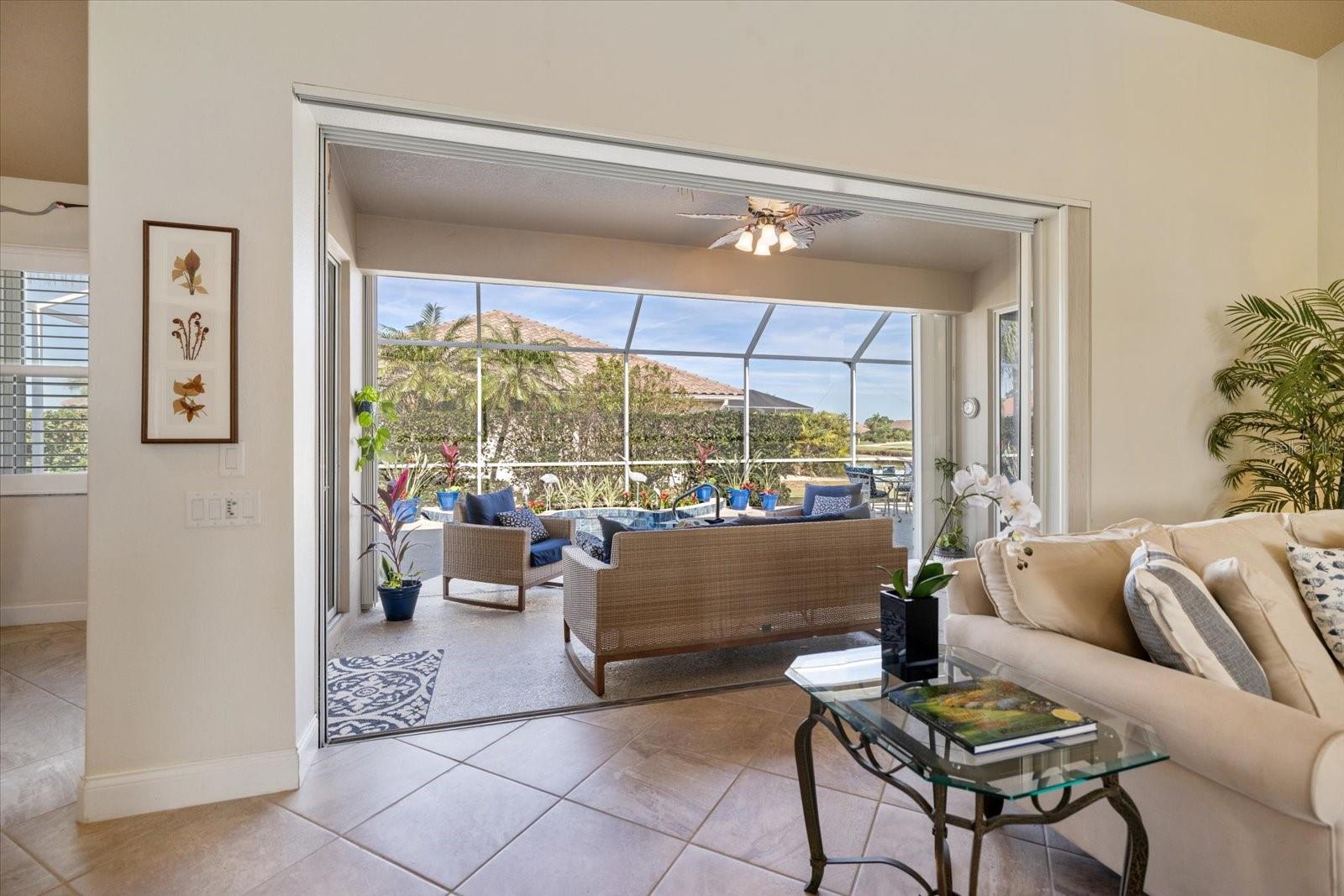 PELICAN POINTE GOLF A& CNTRY C - Residential