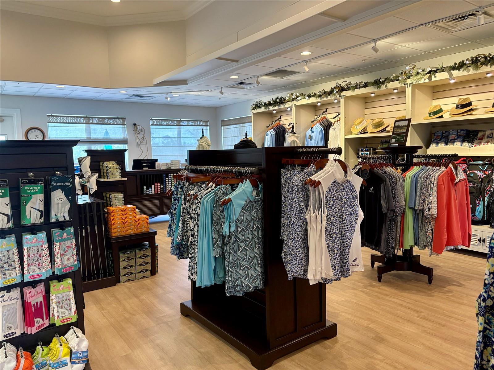 PELICAN POINTE GOLF A& CNTRY C - Residential