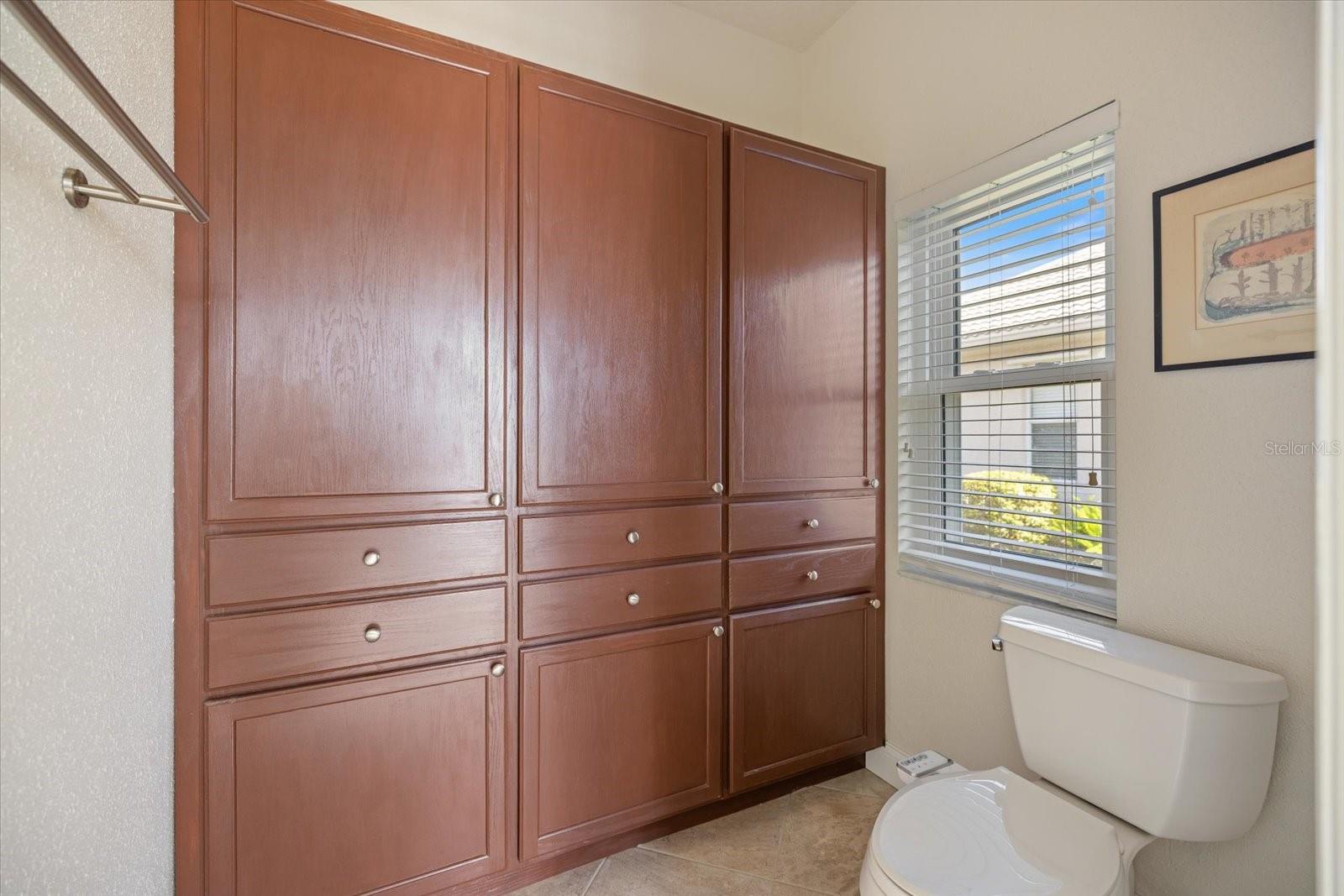 PELICAN POINTE GOLF A& CNTRY C - Residential