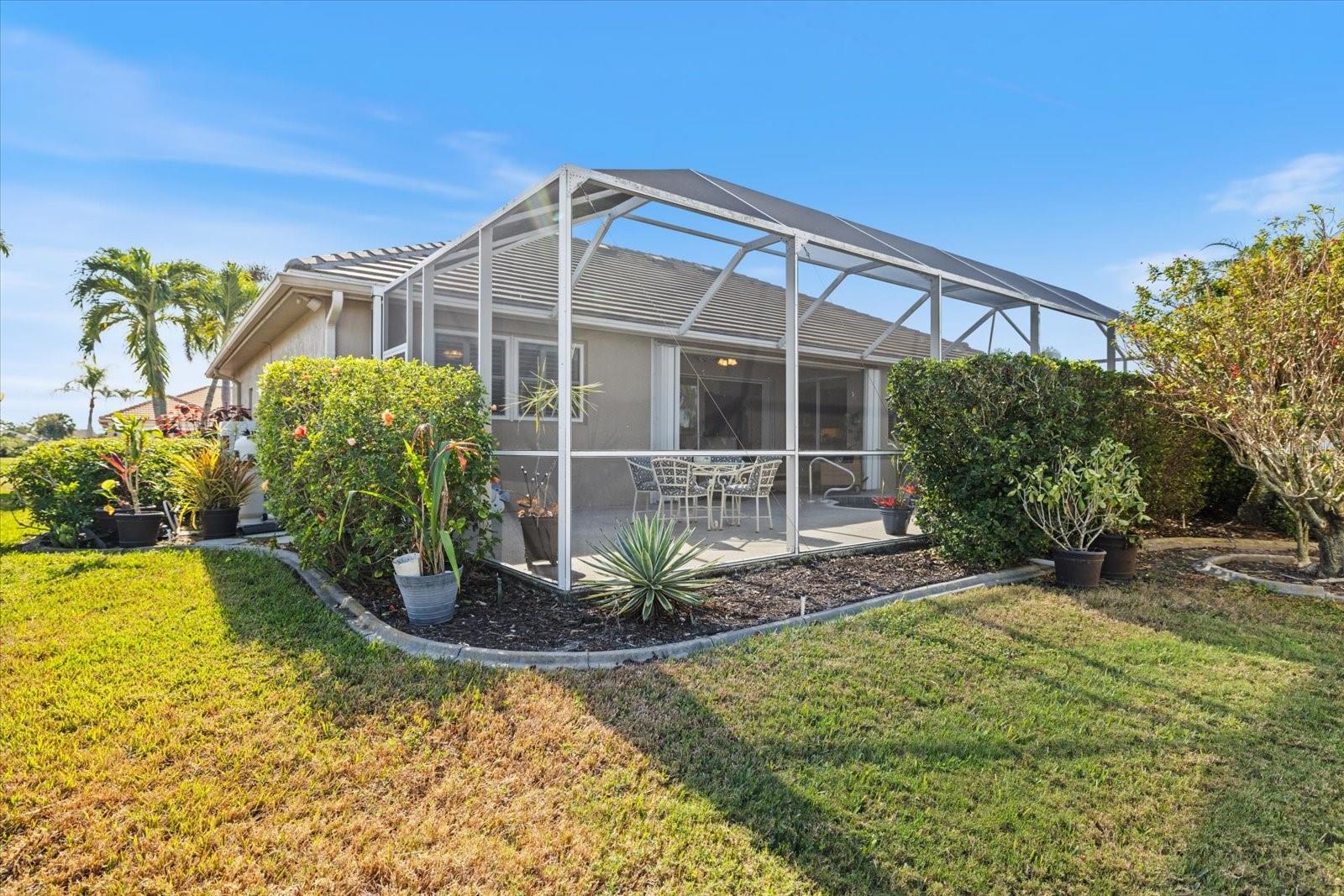 PELICAN POINTE GOLF A& CNTRY C - Residential