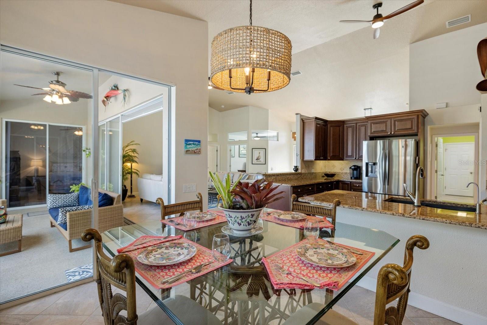 PELICAN POINTE GOLF A& CNTRY C - Residential