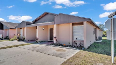 A home in LAKELAND