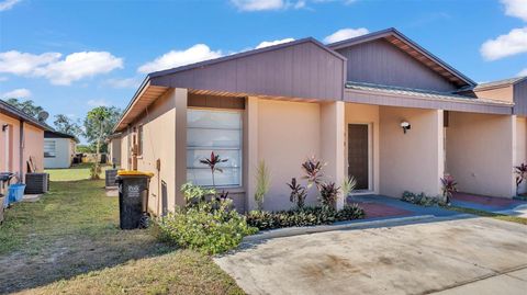 A home in LAKELAND