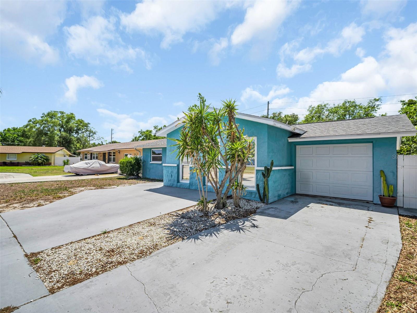 TRENTWOOD MNR - Residential