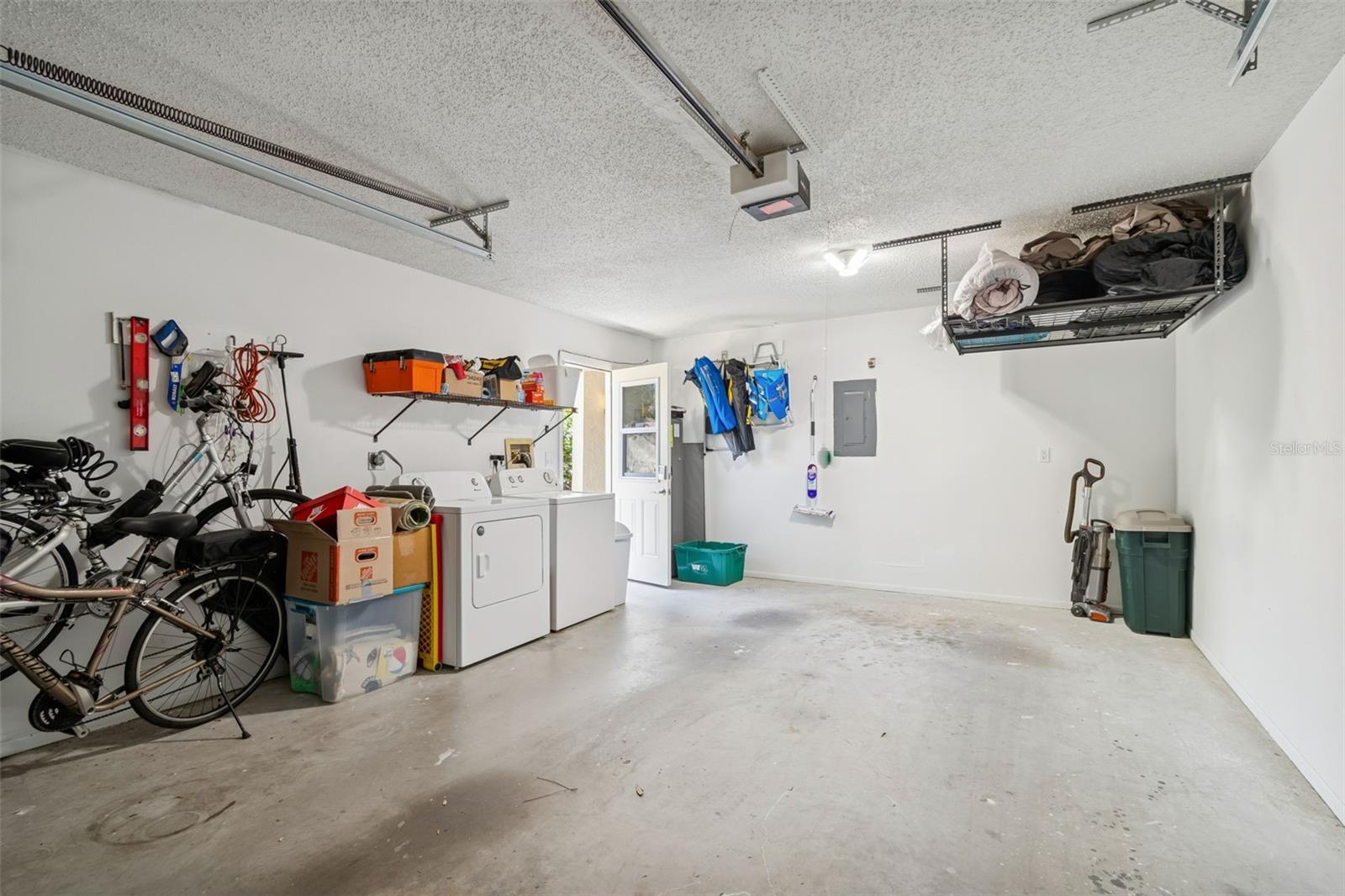 GREEN DOLPHIN PARK VILLAS CONDO - Residential