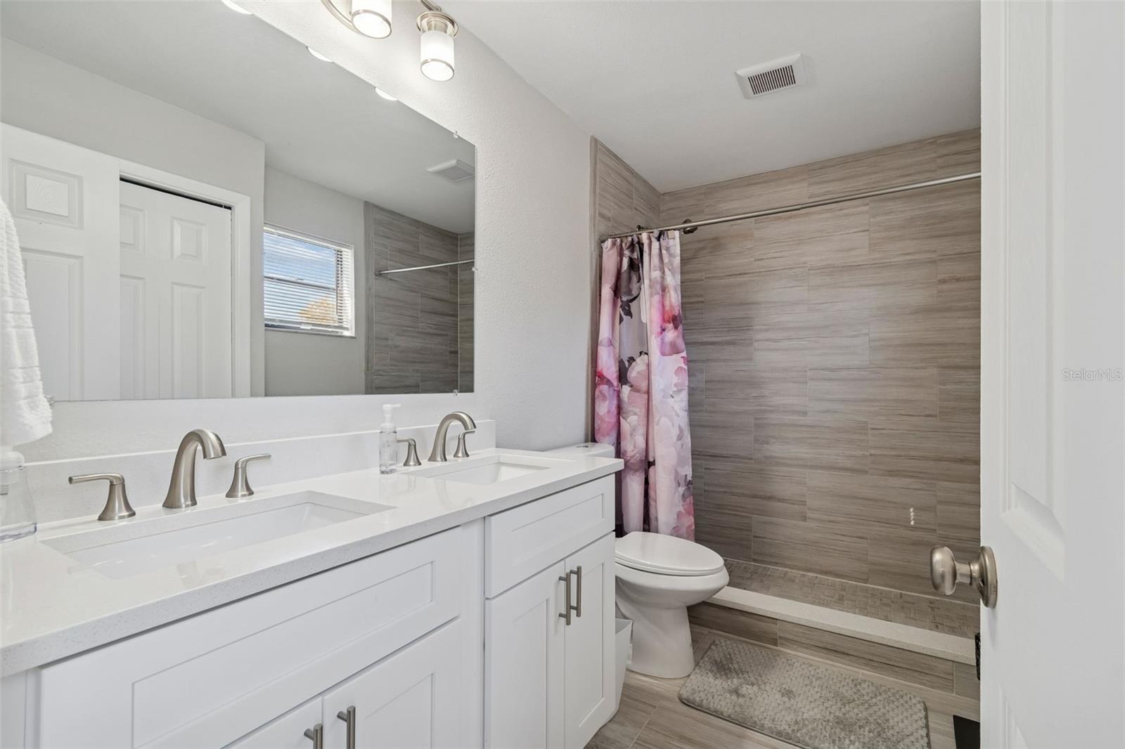 GREEN DOLPHIN PARK VILLAS CONDO - Residential