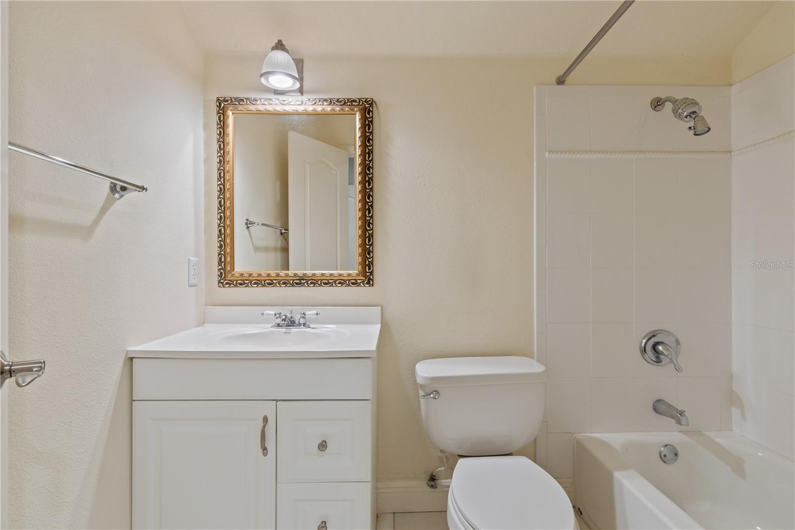 ASHLEY - Residential Lease