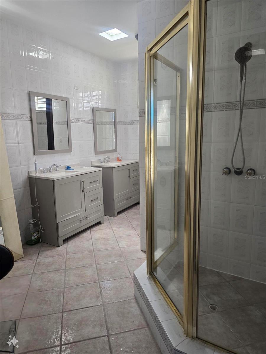 URB. VILLAMAR - Residential