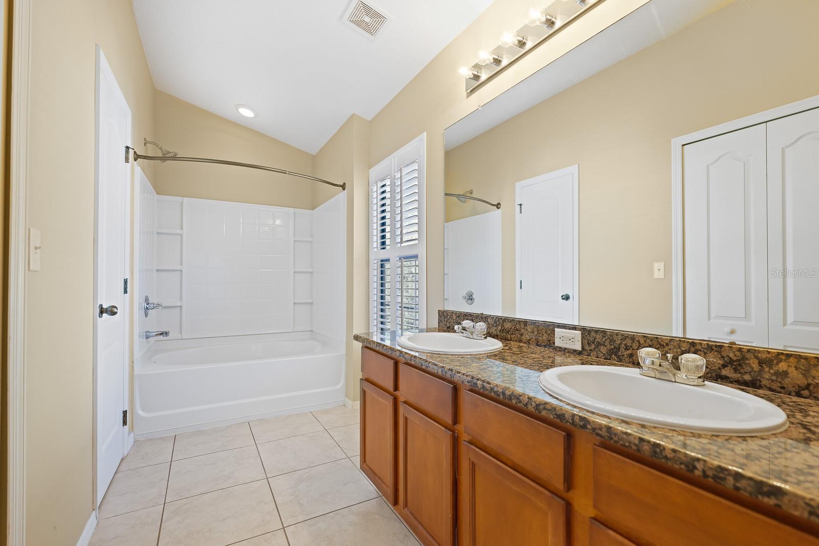 FISHHAWK RANCH PH 2 TR 1 - Residential Lease