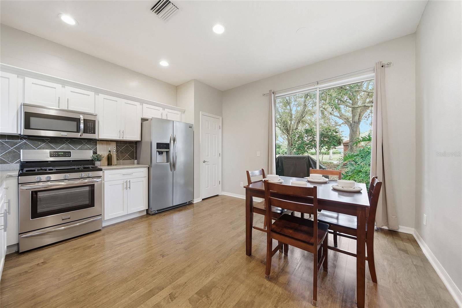 2306 SPRING HOLLOW LOOP