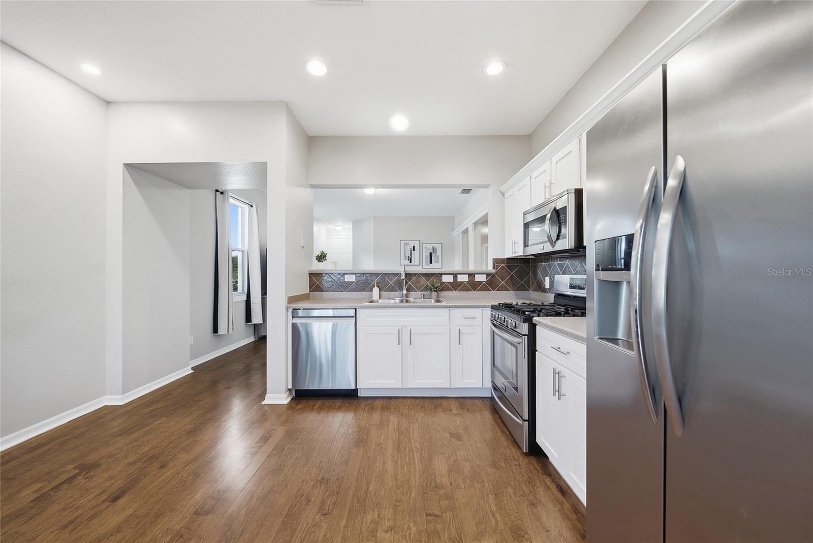 2306 SPRING HOLLOW LOOP