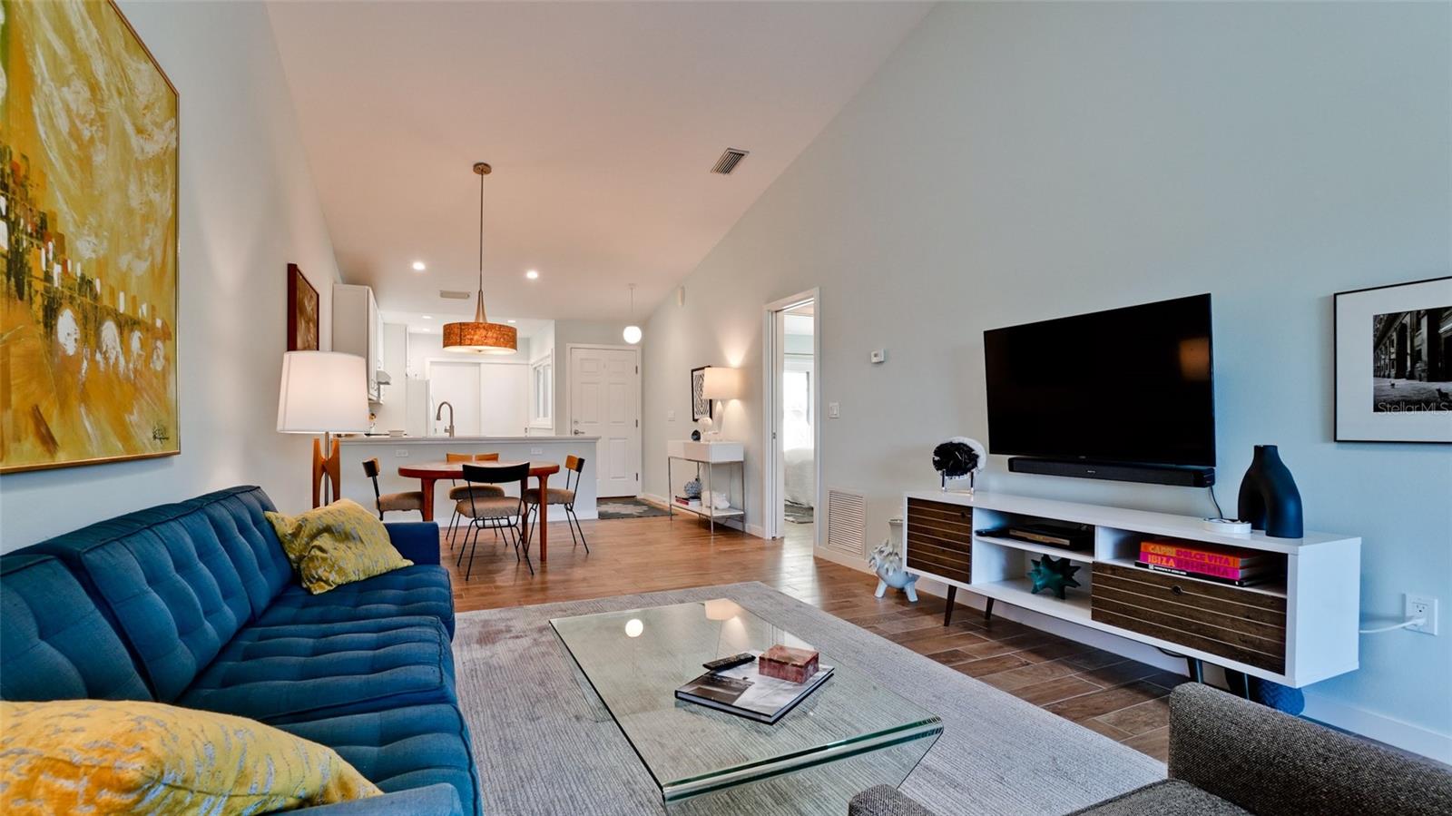 FORTY THREE WEST PALMS - Residential