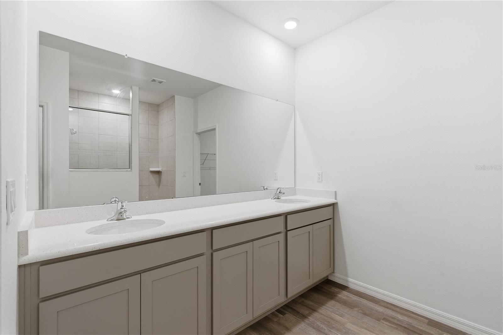KINGSLAND COUNTRY ESTATE - Residential