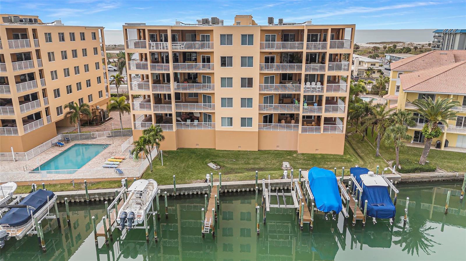 11525 GULF BOULEVARD 401