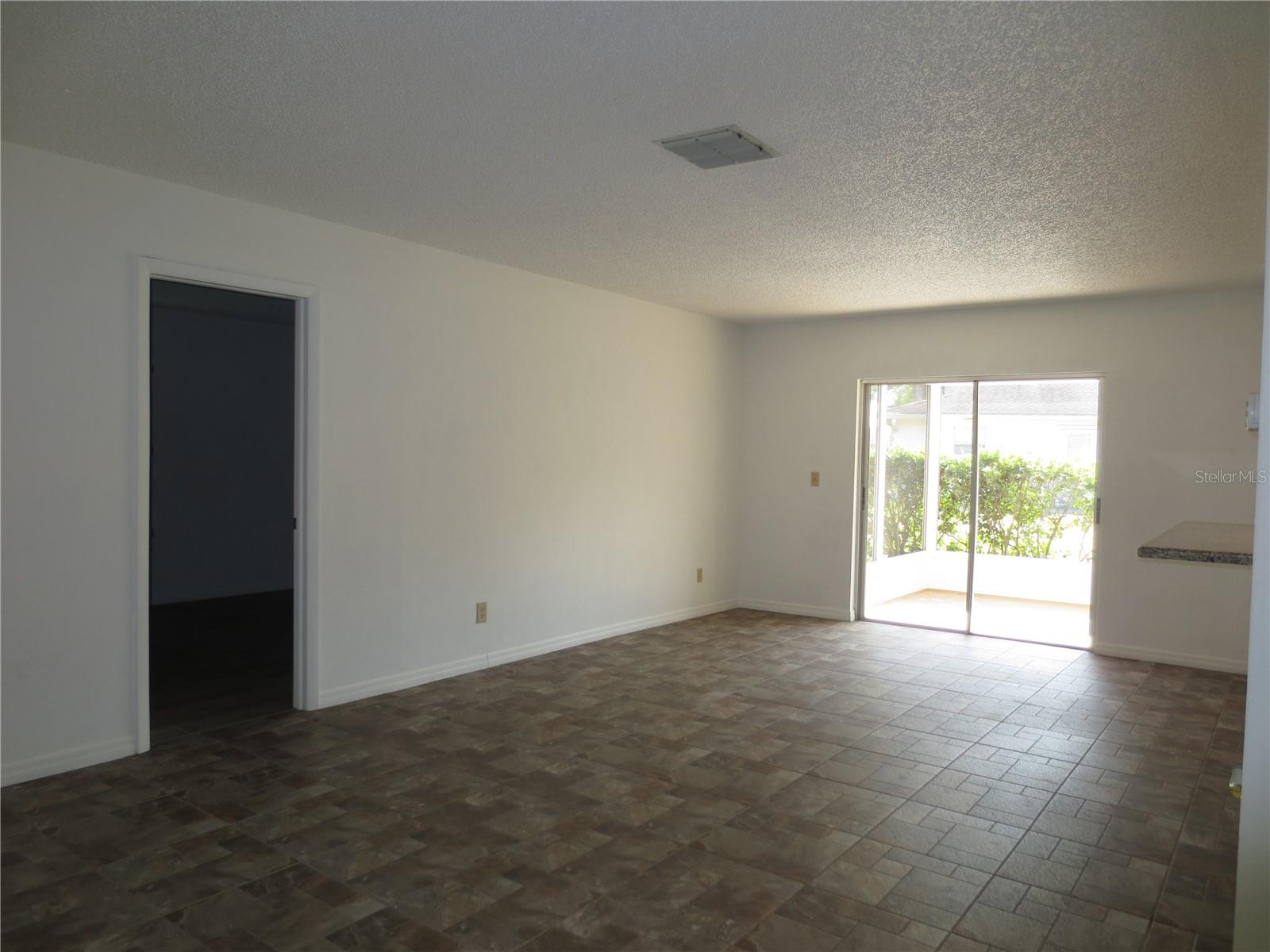 HIGHLAND LAKES - Residential Lease