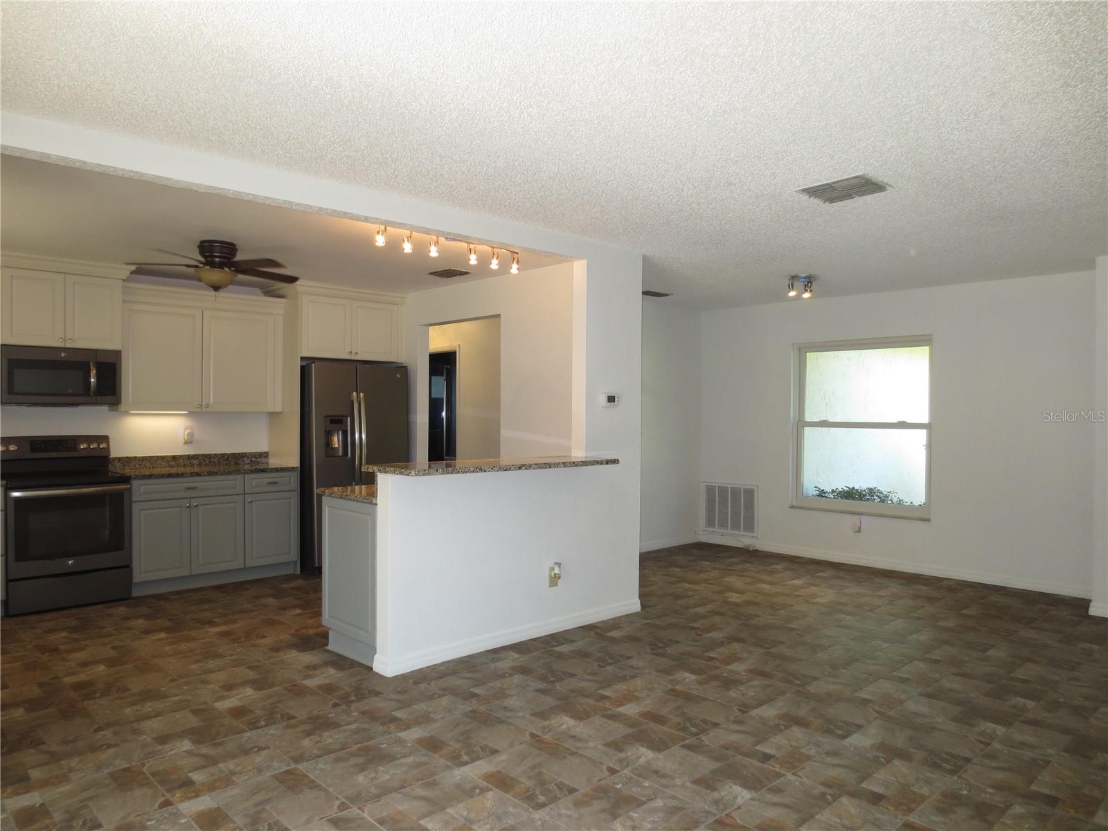 HIGHLAND LAKES - Residential Lease