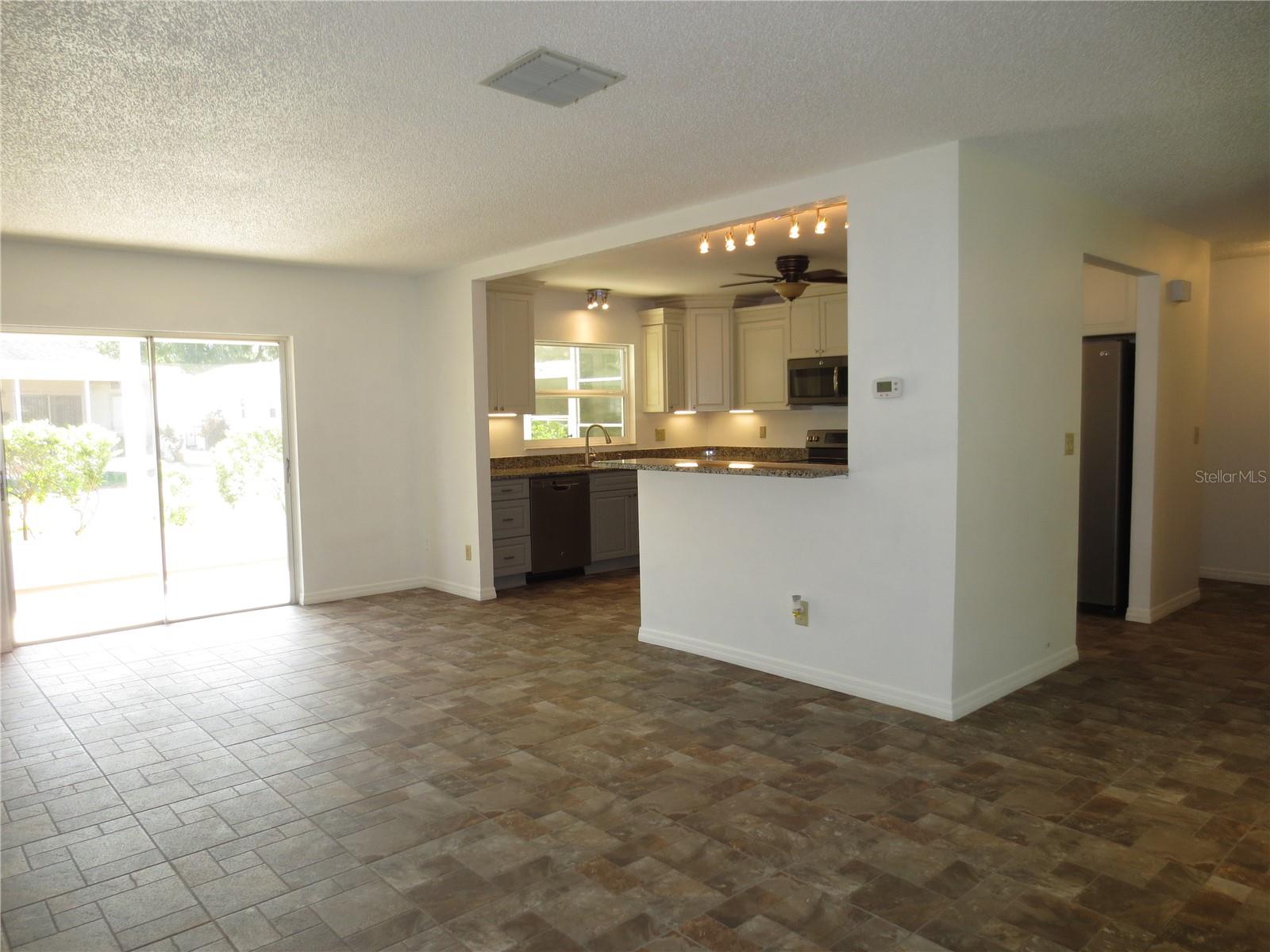 HIGHLAND LAKES - Residential Lease