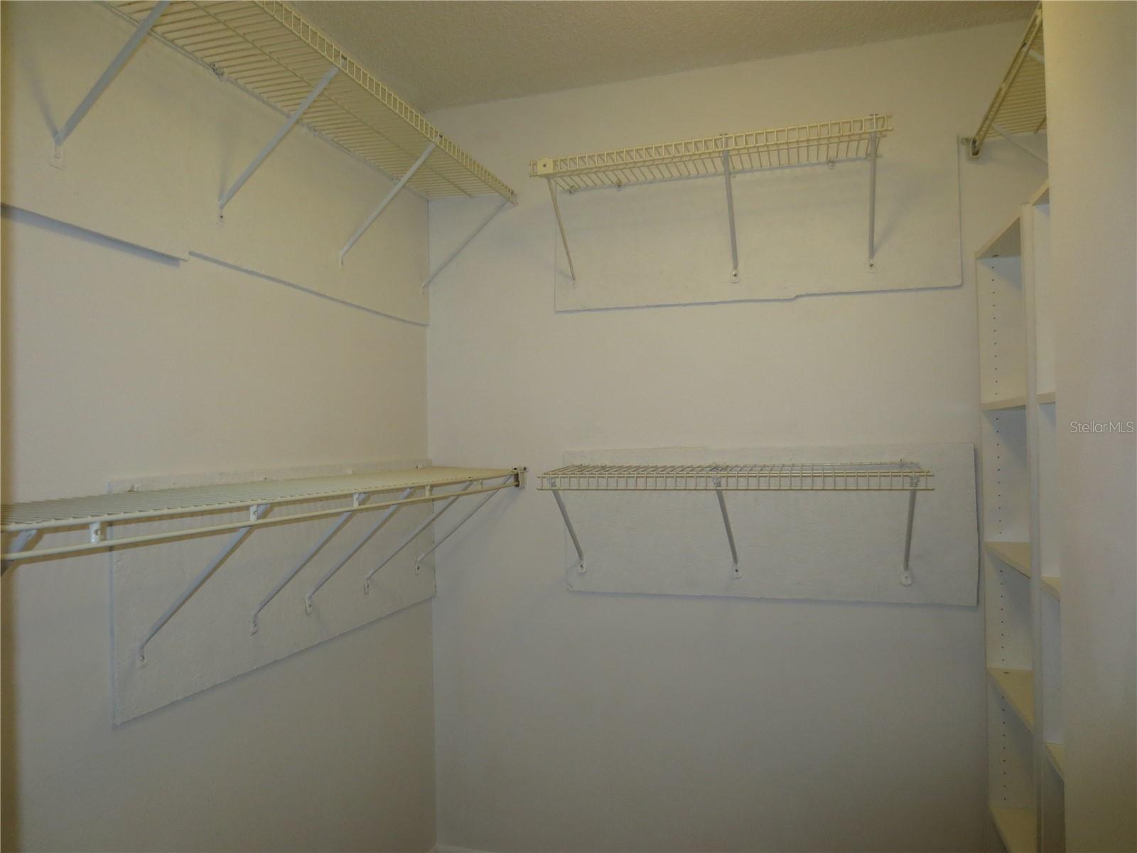 HIGHLAND LAKES - Residential Lease