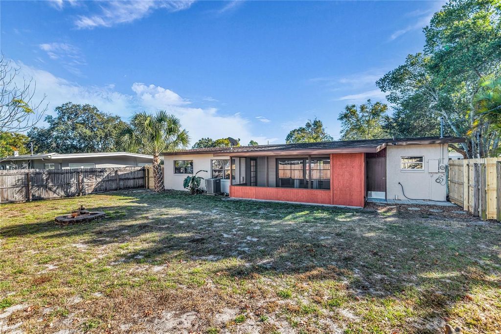 Photo of 3915 Pelican Lane, Orlando, FL 32803 (MLS # O6377362)