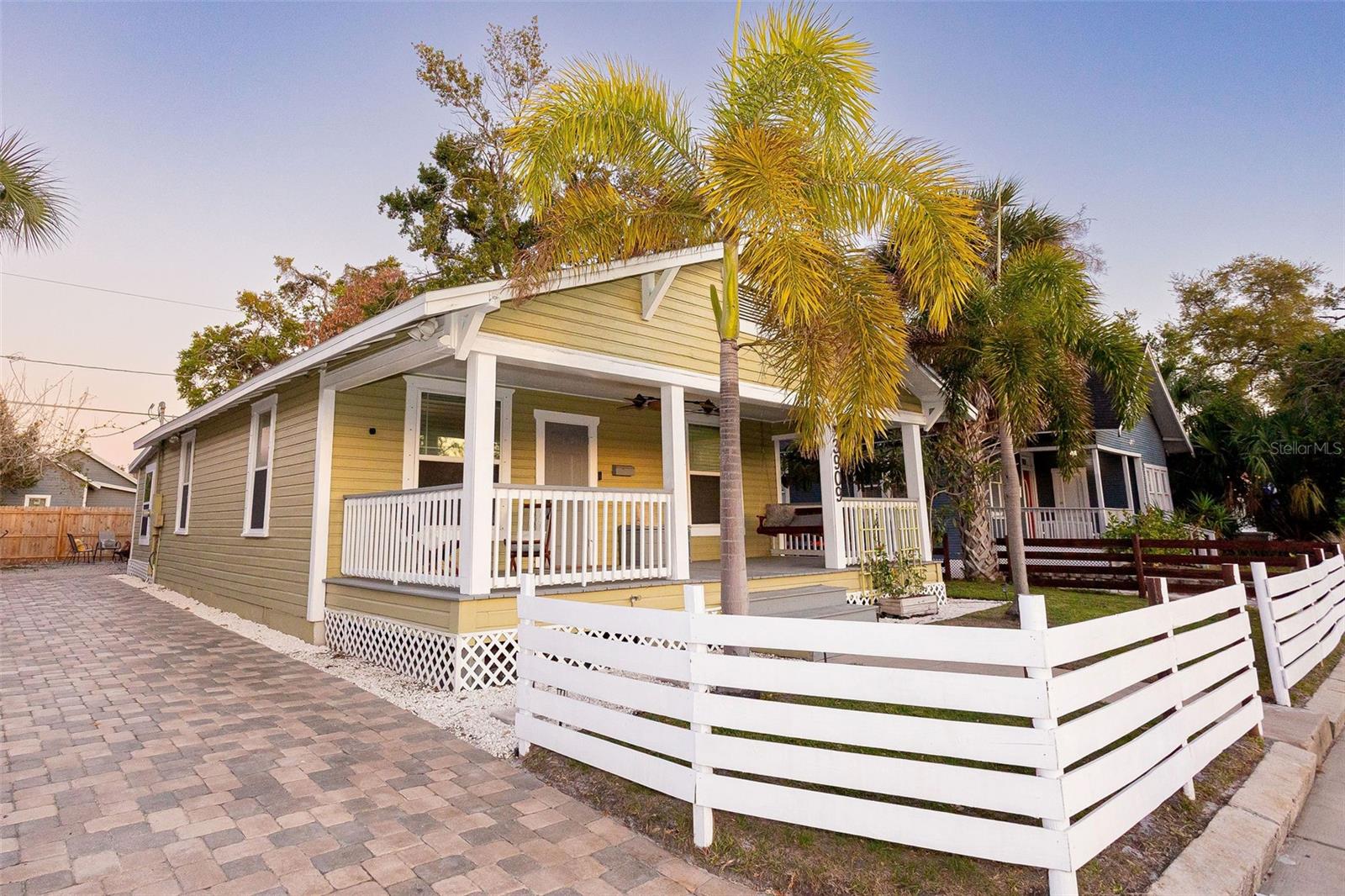 ARLINGTON HEIGHTS - Residential