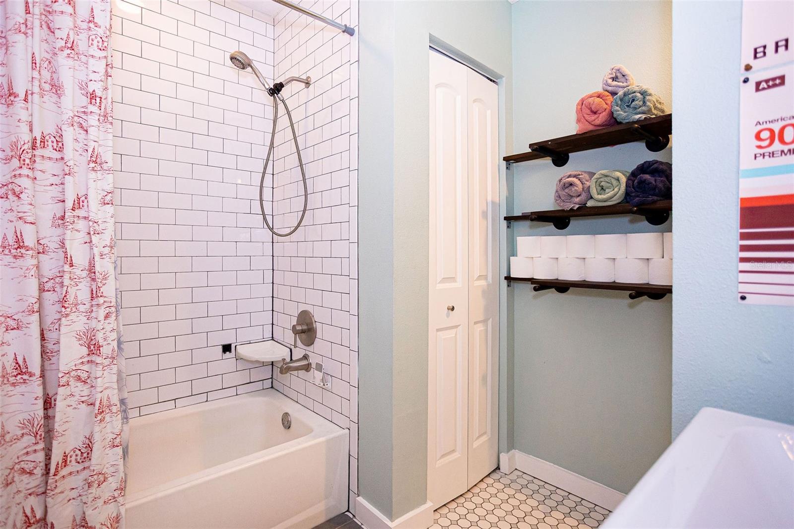 ARLINGTON HEIGHTS - Residential