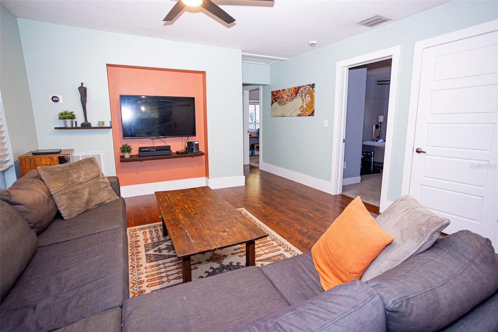 ARLINGTON HEIGHTS - Residential