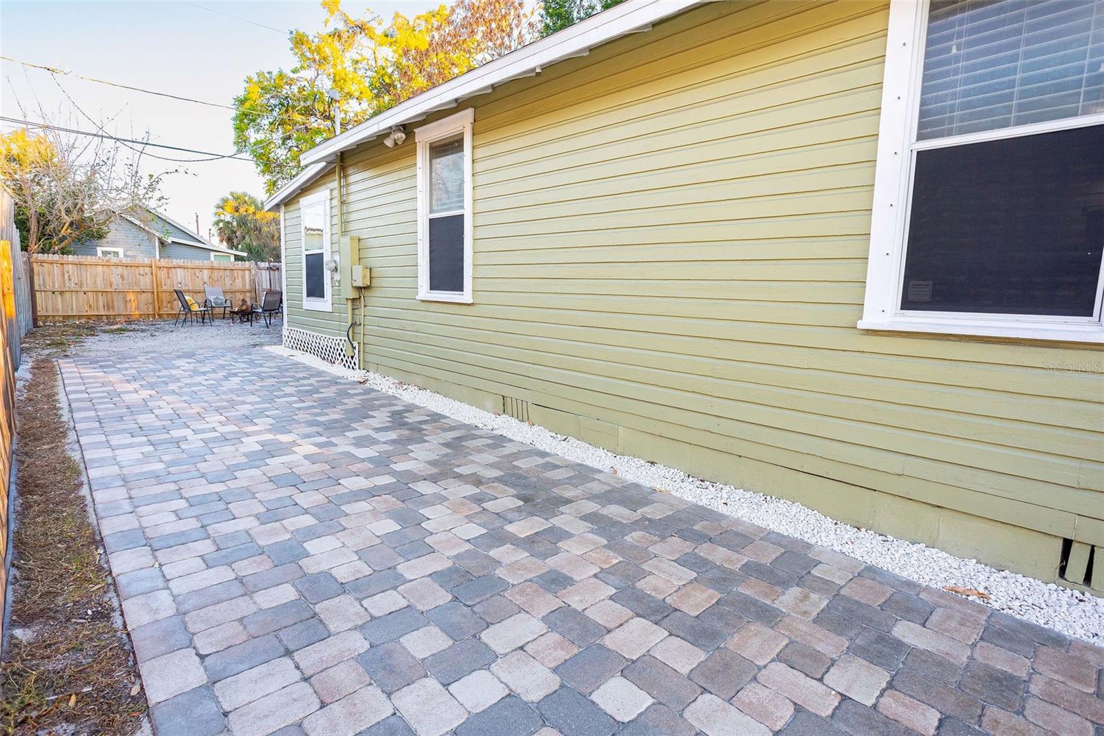 ARLINGTON HEIGHTS - Residential