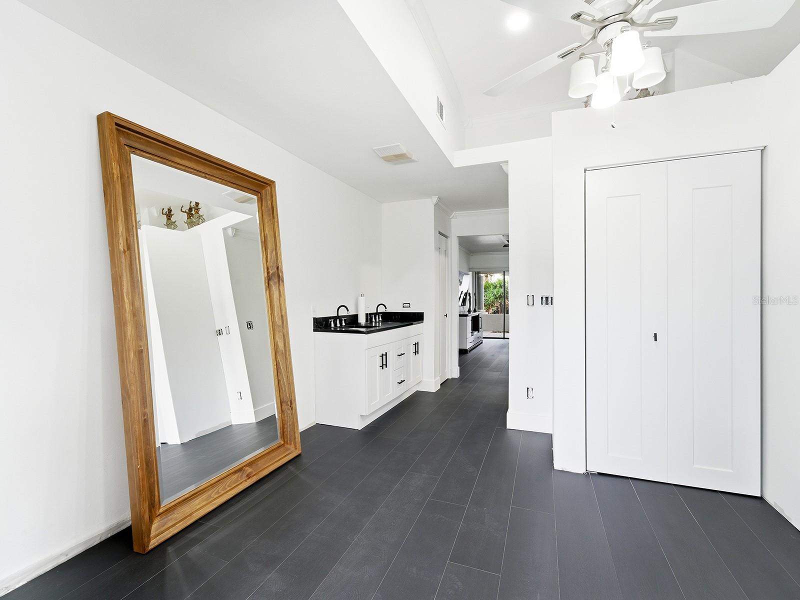 BARRINGTON OAKS EAST - Residential