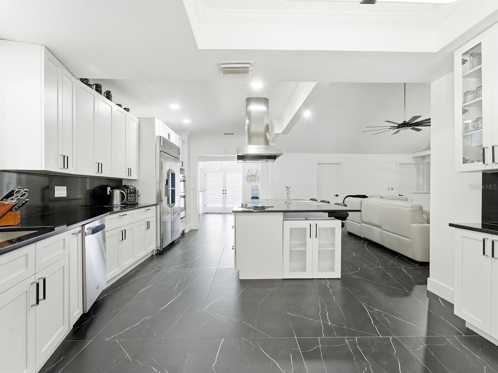 BARRINGTON OAKS EAST - Residential