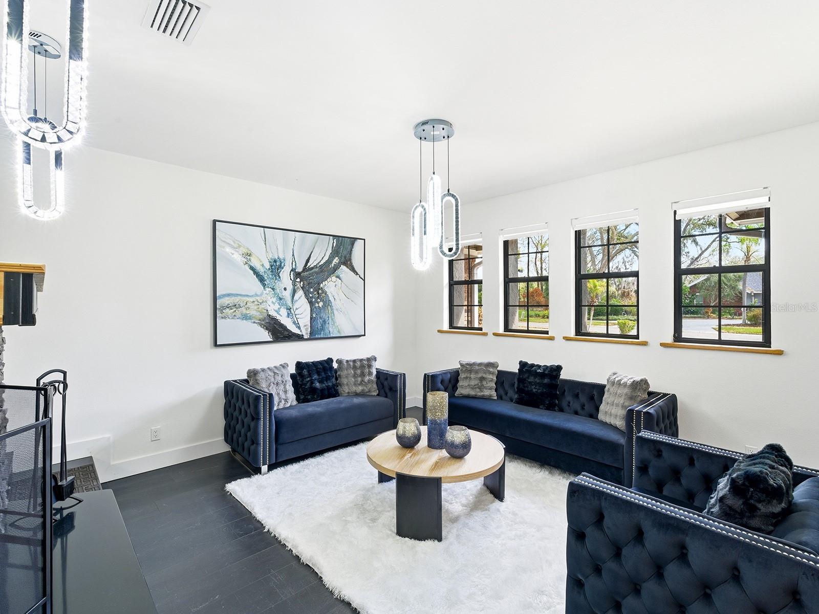 BARRINGTON OAKS EAST - Residential