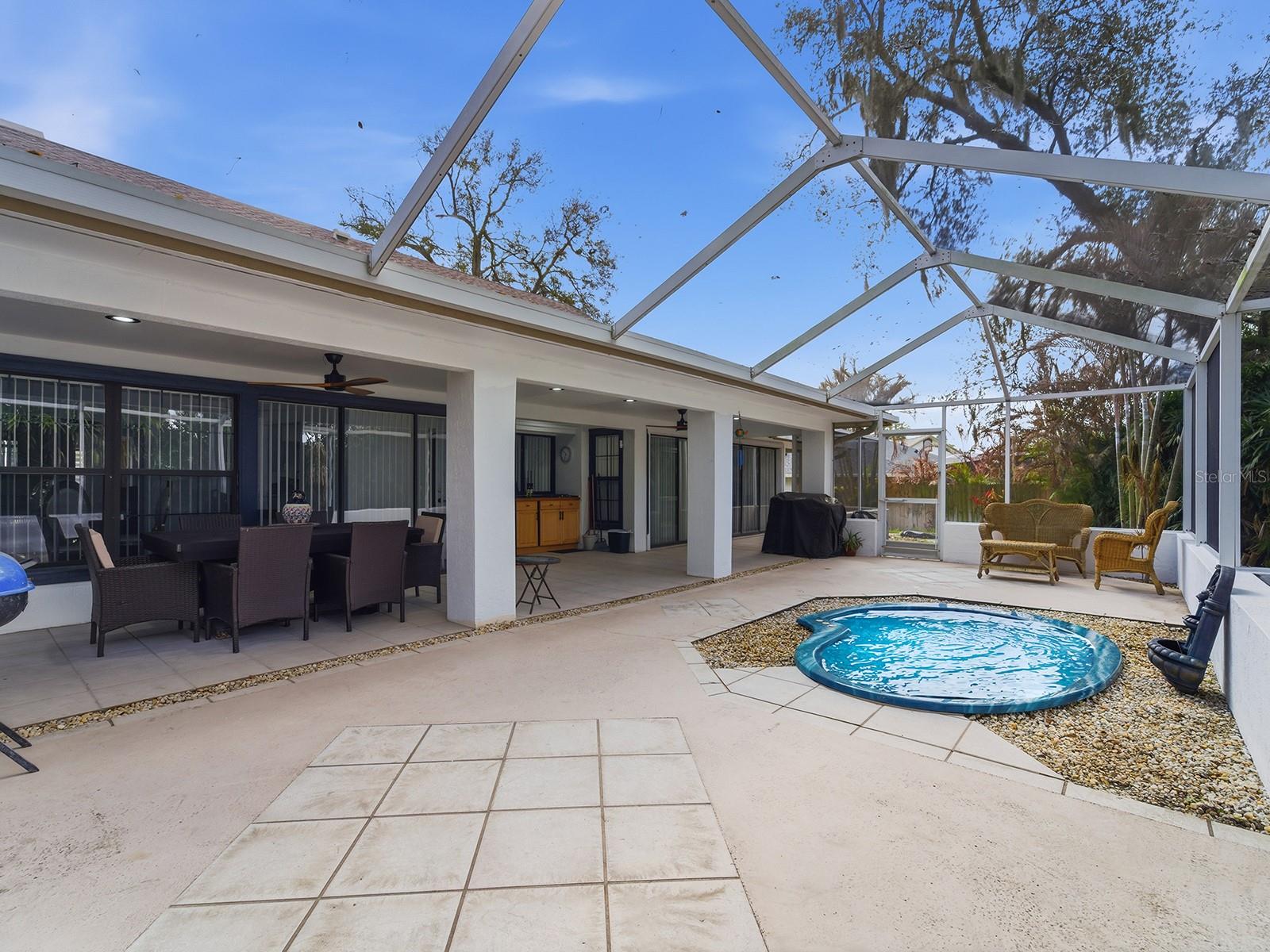 BARRINGTON OAKS EAST - Residential