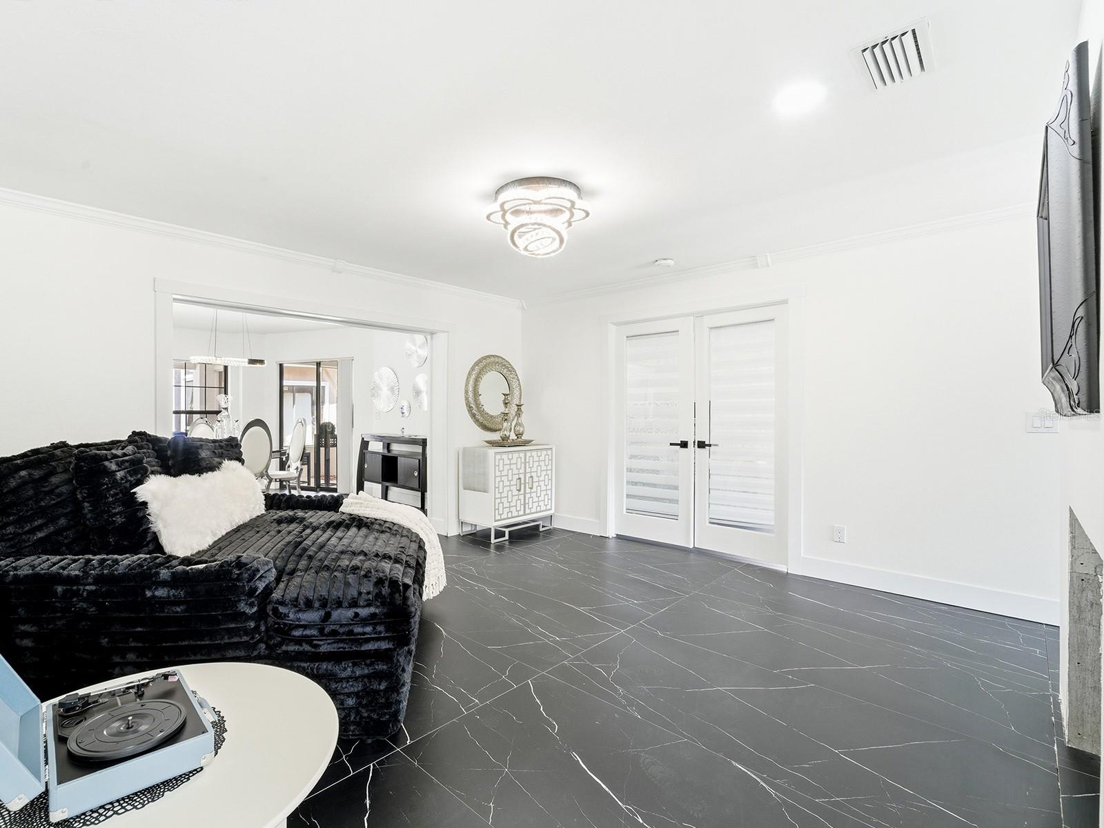 BARRINGTON OAKS EAST - Residential