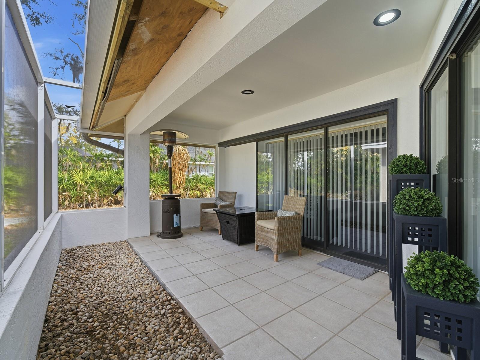 BARRINGTON OAKS EAST - Residential