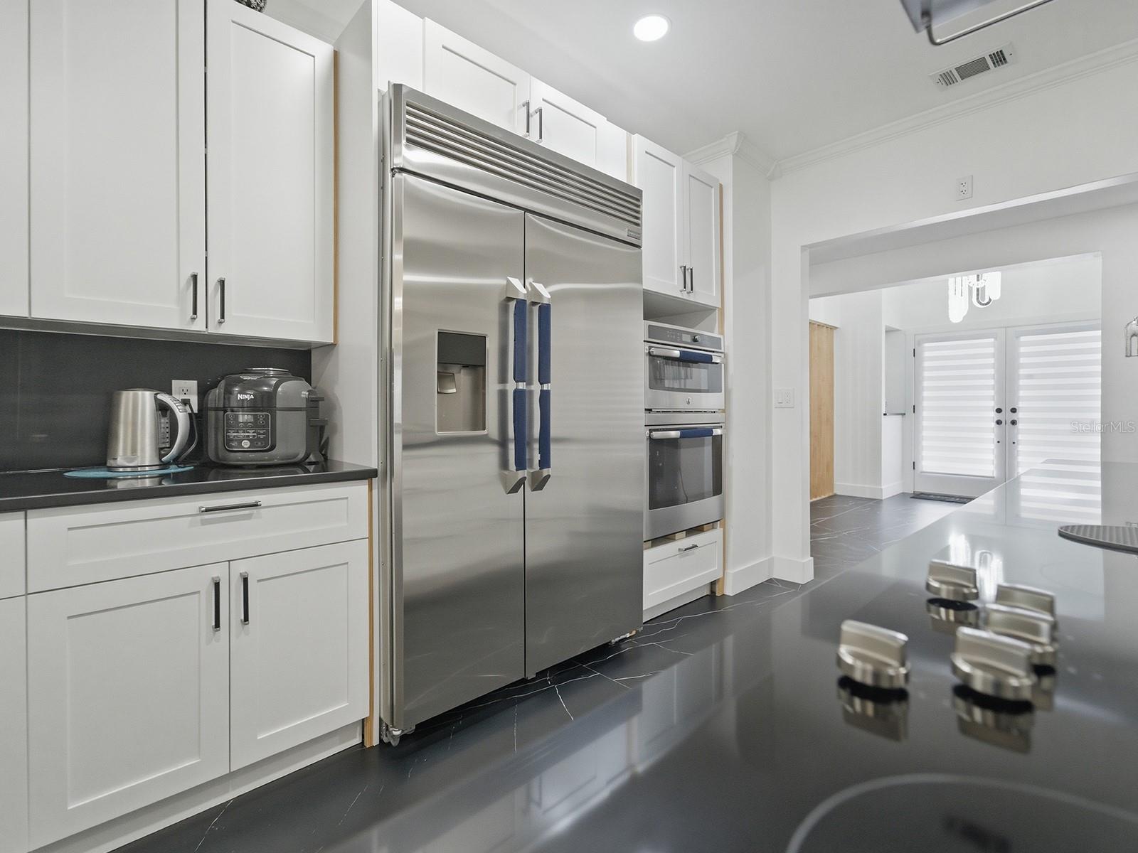 BARRINGTON OAKS EAST - Residential