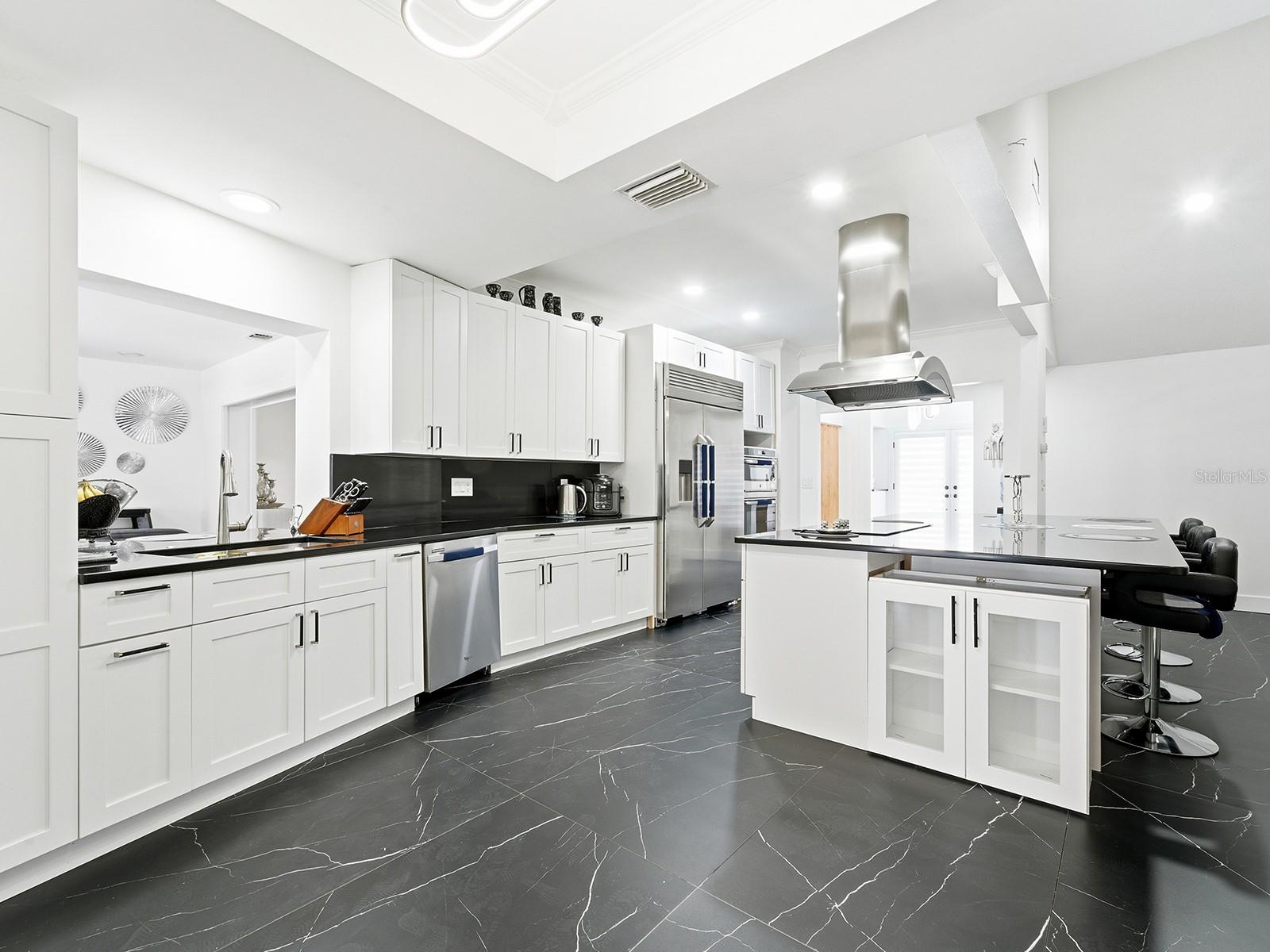 BARRINGTON OAKS EAST - Residential