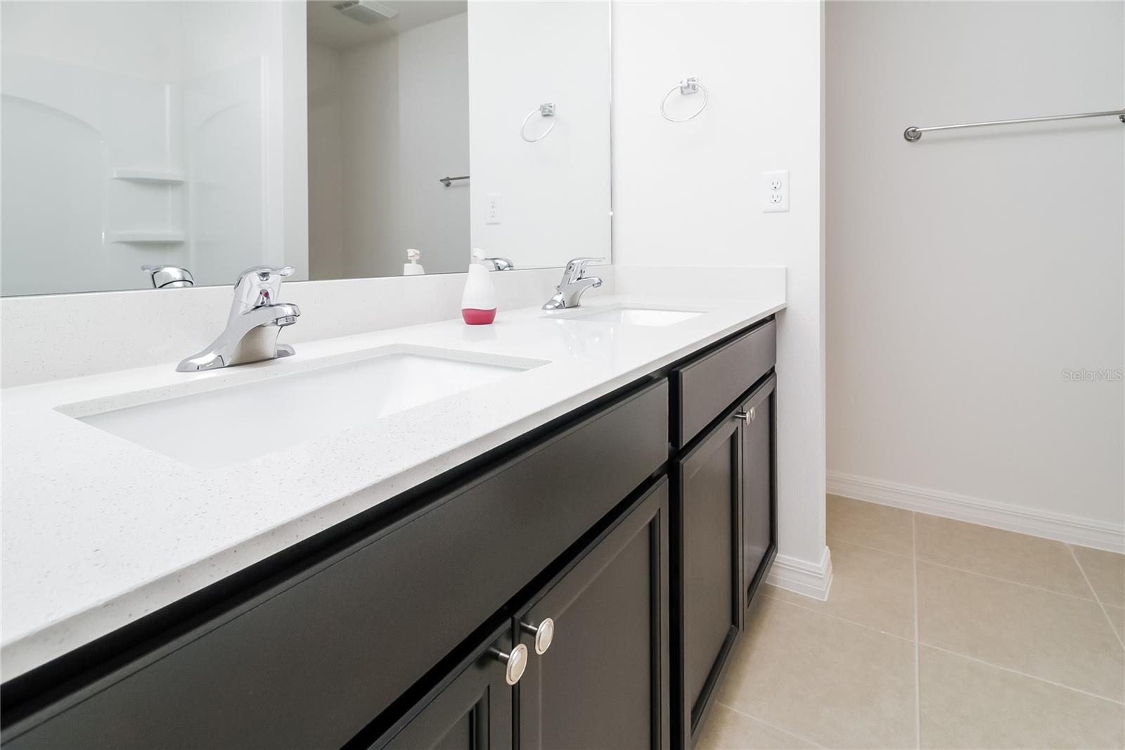 MEADOW RDG/GRAND ISLAND PH 2 - Residential Lease