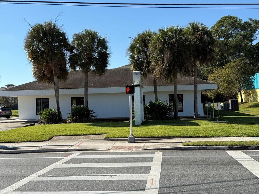 Calling all BUSINESS OWNERS- Come grow your business with us!  Presenting 4550 Palmetto Ave.  We are offering for lease two spaces ideal for medical professional office, a salon, or even a studio for dance or yoga.  The studio space is 1,800 sq. ft. and the office space is 1,350 sq. ft.  Together they comprise 3,150 sq. ft.  The building is located in a great area with over 6,700 households within a 1-mile radius, and over 55,000 within a 3-mile radius.  Income per household is also advantageous as these are $84k+ within the 1-mile radius, and $88k+ within the 3-mile radius.  Pride of ownership shows throughout the property with many improvements recently completed.  
Do not miss out on this great opportunity!