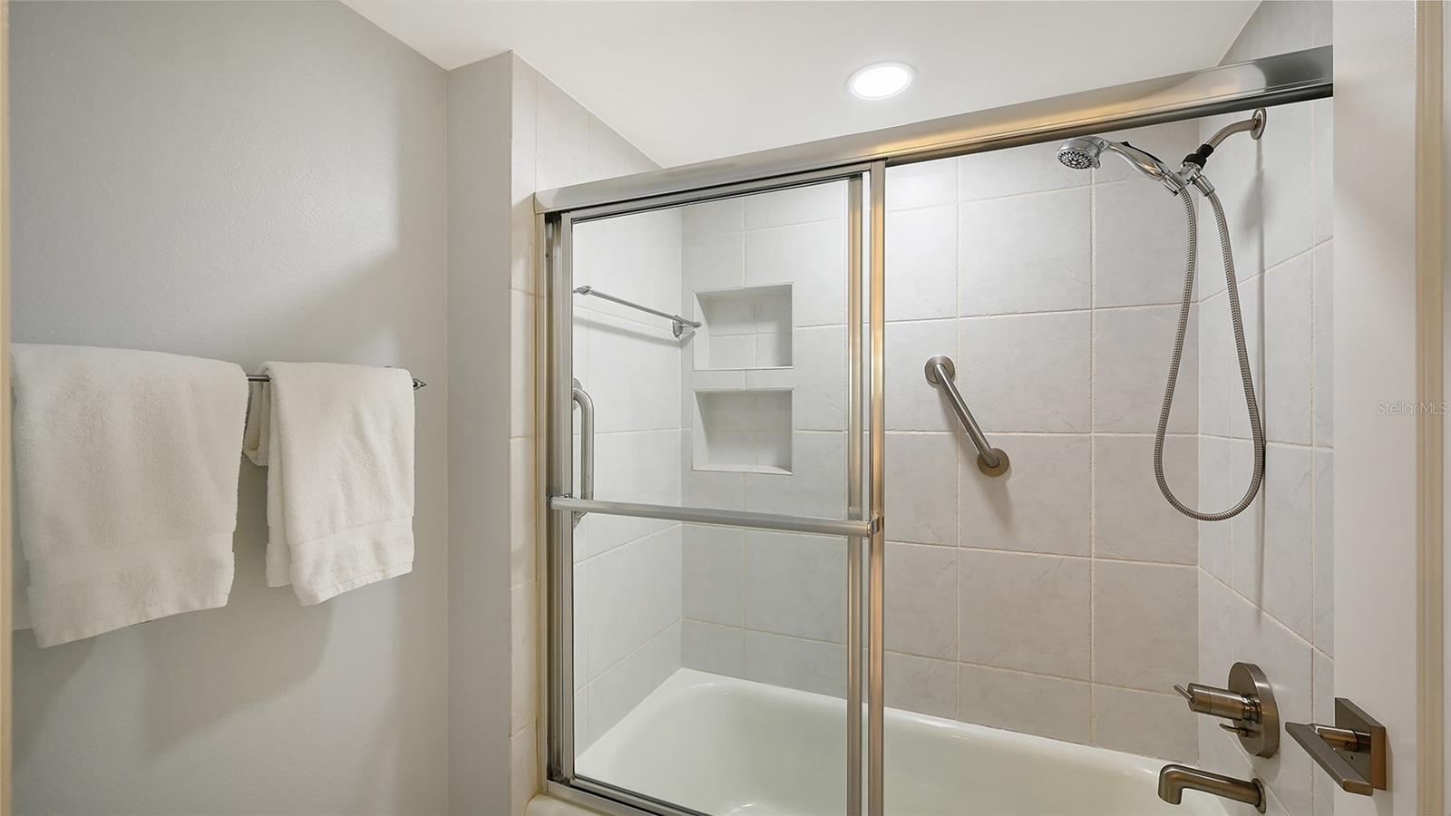 BAYPORT BCH & TEN PH C - Residential