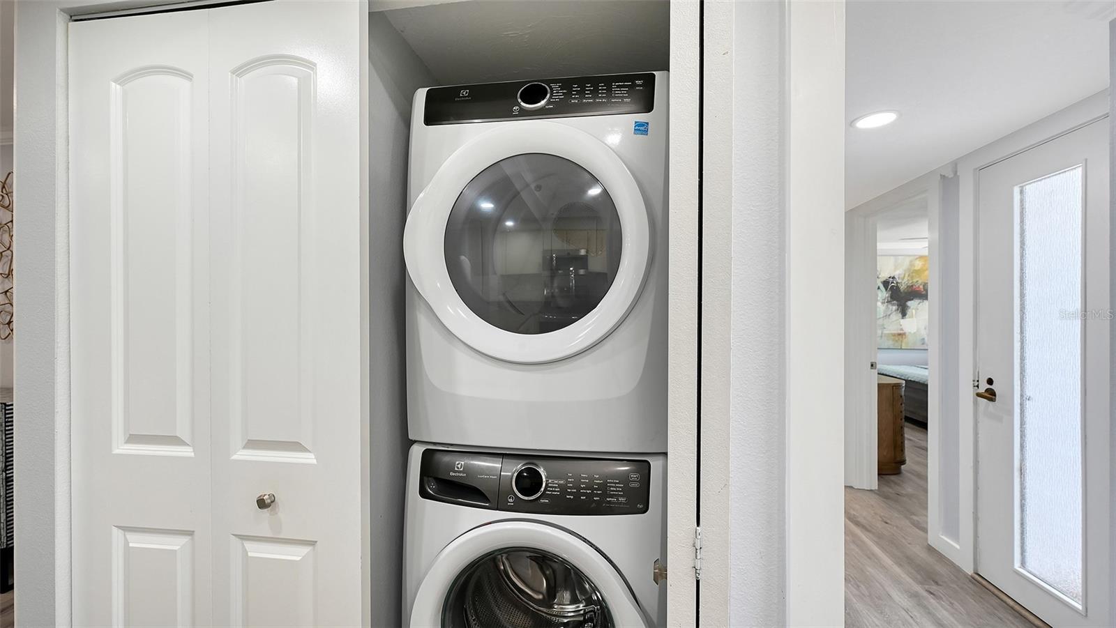 BAYPORT BCH & TEN PH C - Residential