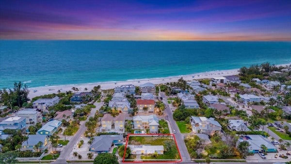 121 48TH ST, HOLMES BEACH, FL 34217 - Image 7f612124805c0c19c3545a7ae3e41ff3/3831153031