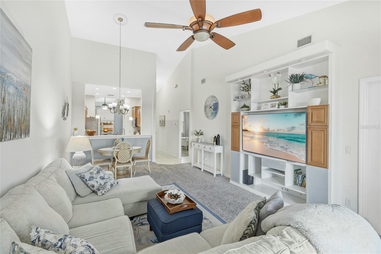 811 FAIRWAYCOVE LANE 204, BRADENTON, FL, 34212 3 811 FAIRWAYCOVE LANE 204