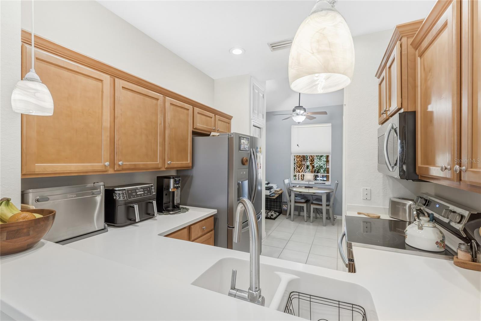 811 FAIRWAYCOVE LANE 204, BRADENTON, FL, 34212 4 811 FAIRWAYCOVE LANE 204